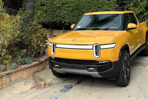 I Bought a Rivian R1T Electric Pickup Truck (and It Was Torture)