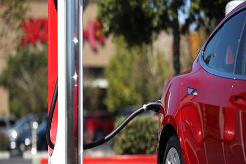 How Far Can Electric Cars Go on a Full Charge?