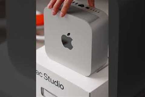 Mac Studio M2 ULTRA - Unboxing and Hands On!