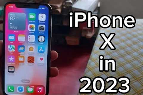 iPhone X in 2023! (Review)