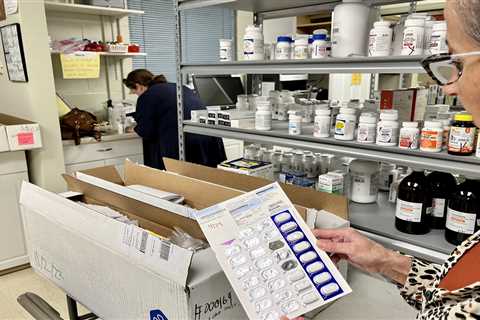 These Applications Put Unused Prescription Medication within the Palms of Sufferers in Want