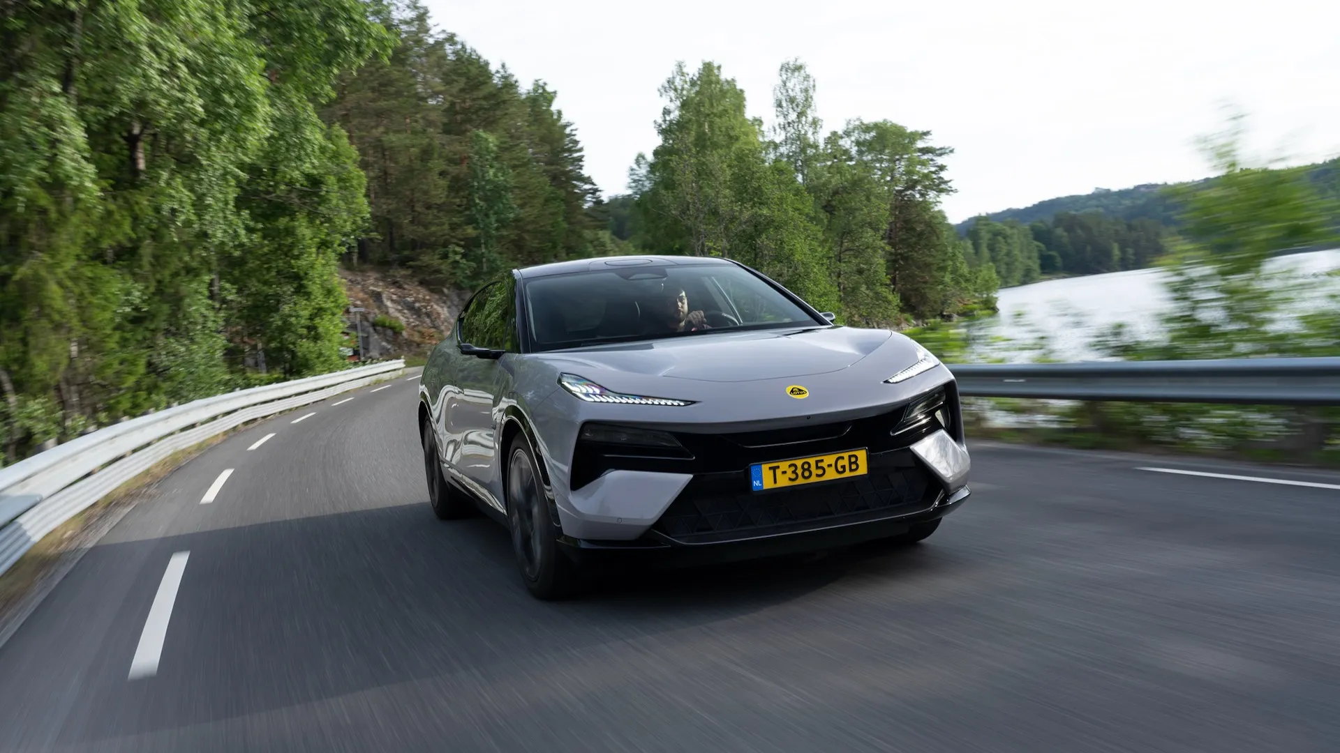 Lotus Eletre SUV boasts 20-minute charging, bound for Europe soon