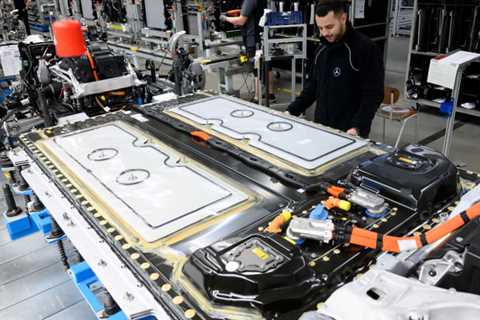 Mercedes-Benz building battery recycling factory in Germany