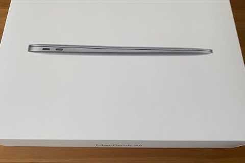 Unboxing my new MacBook Air m1 in 2024