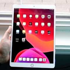 iPad Pro 10.5 In 2025! (Still Worth It?) (Review)
